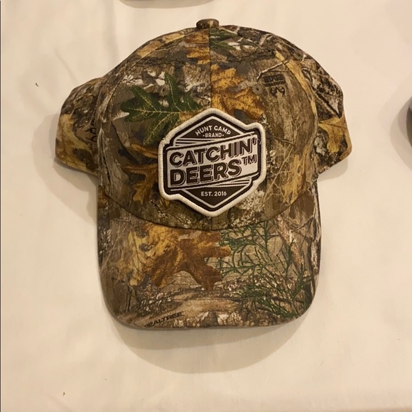 Men Catching Dears Lot of 4 Hats - Picture 8 of 9